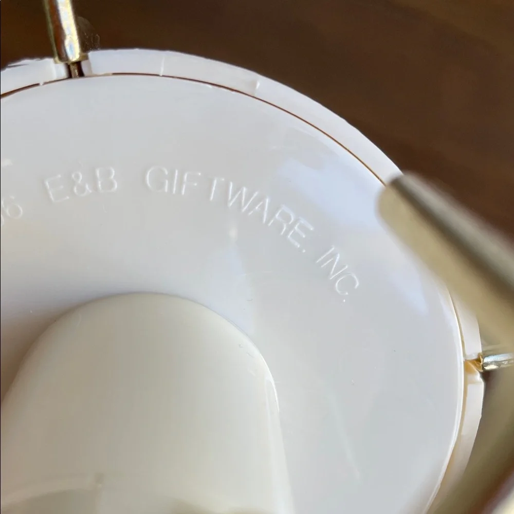 Elegant Gold and Cream Rotating Hook Hanger